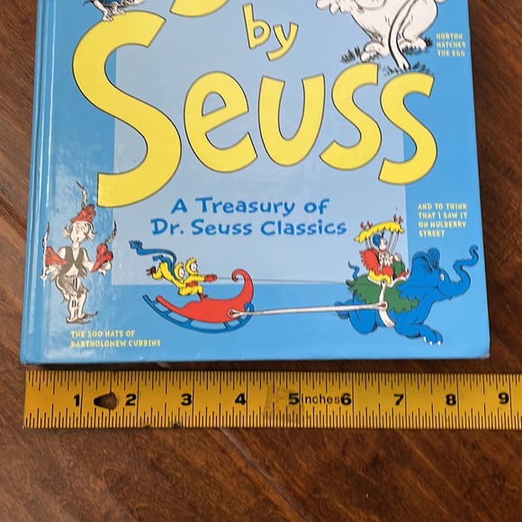Six by Seuss: A Treasury of Dr. Seuss Classics - Picture 12 of 12
